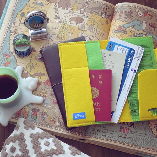 旅行で使う書類などを入れやすい。